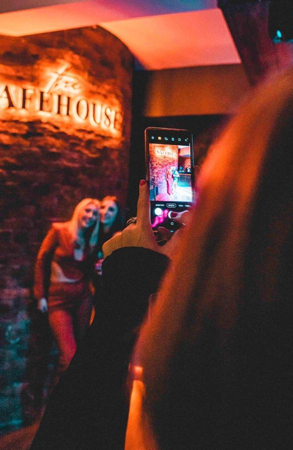 The Club House, Liverpool's Party Pad Sleeps 10! Liverpool